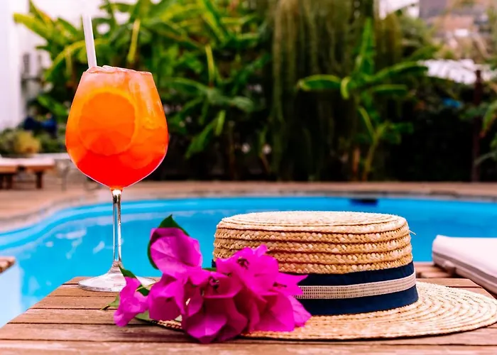 卡萨蒂罗姆酒店 4* Páros